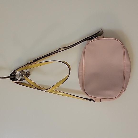 Vtg GUESS 1970s Pastel Pink Strap Camera Leandra Mini Crossbody Micro Bag - Picture 6 of 11